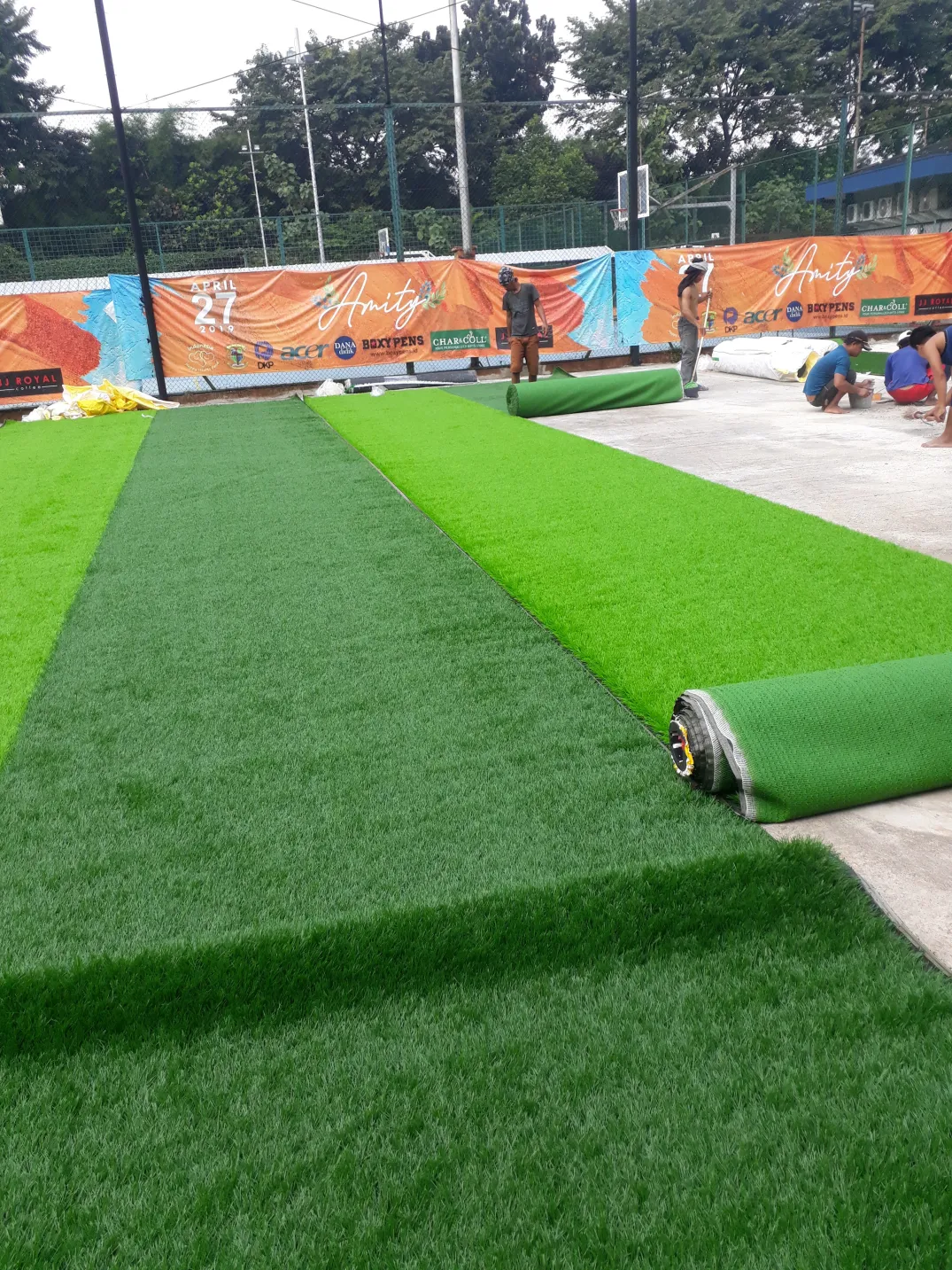 Jasa Pemasangan Rumput Sintetis Lapangan Futsal Terpercaya untuk Hasil Lapangan Profesional